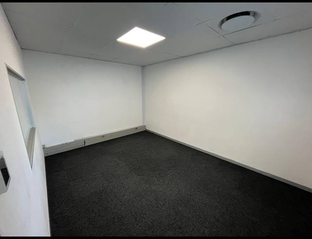 175M² OFFICE TO LET IN BRACKENFELL INDUSTRIAL